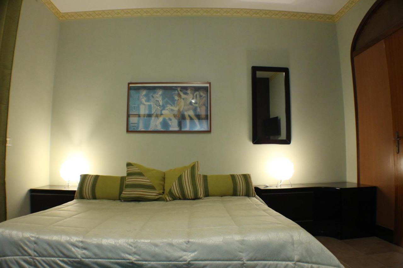 San Nicolo House Bed & Breakfast Aci Catena Exterior foto